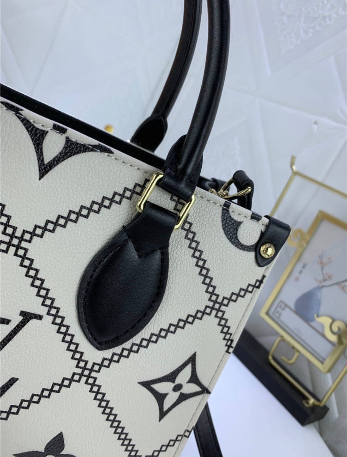 Monogram Giant OnTheGo MM