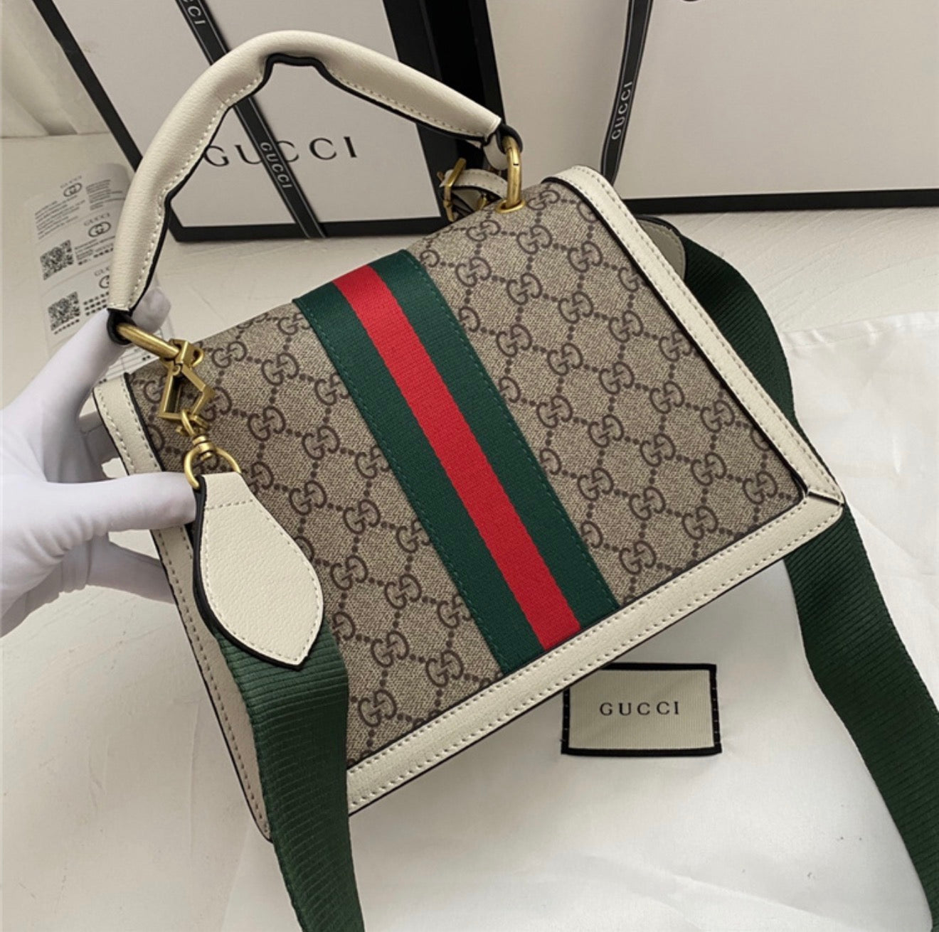 Gucci GG Supreme Small Queen Margaret