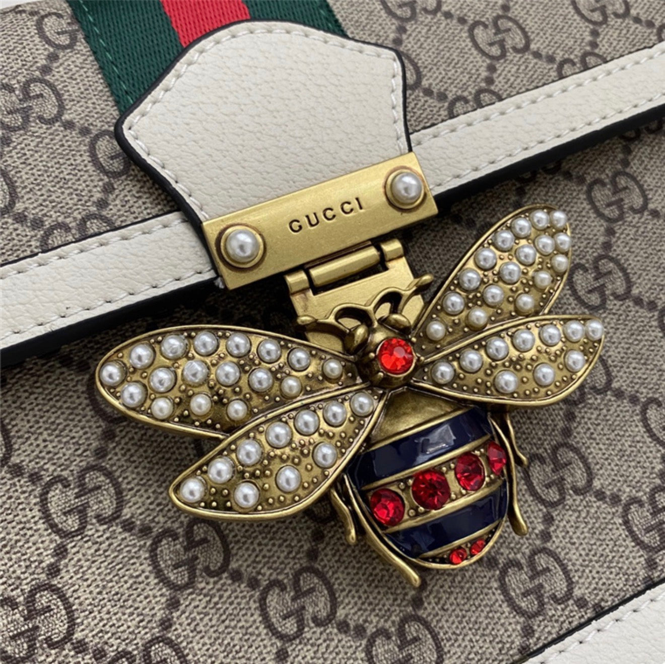 Gucci GG Supreme Small Queen Margaret